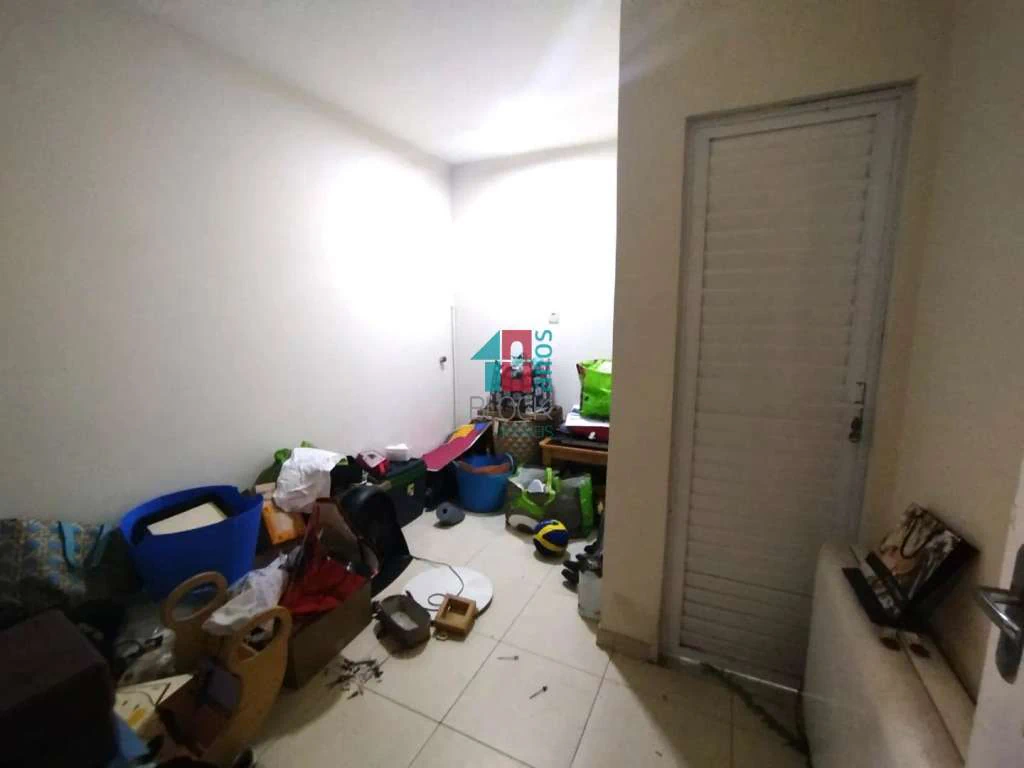 Street house 445 m² with 4 bedrooms and 1 en-suite — photo 27