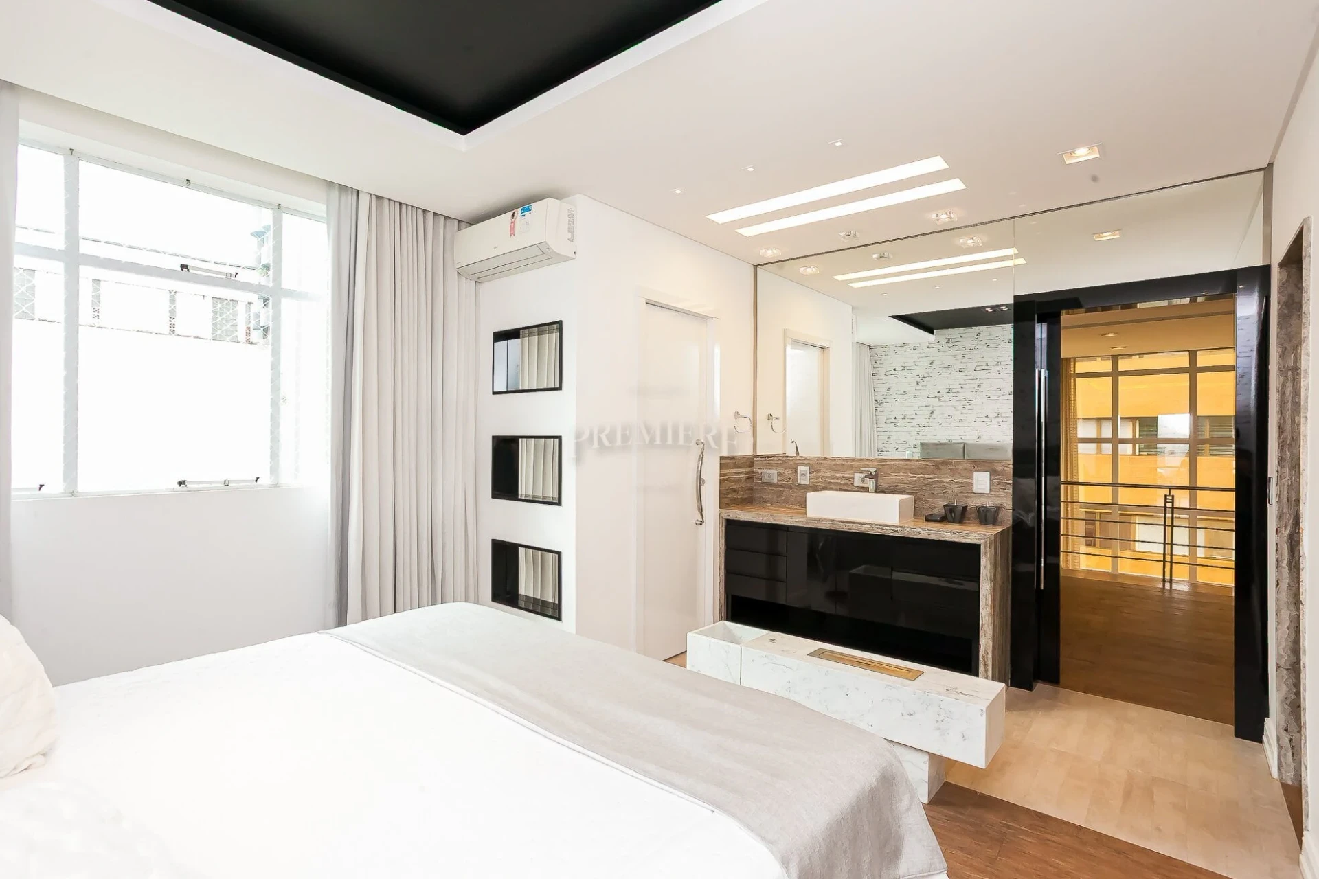 112 m² apartment with a bathtub and floor-to-ceiling windows — photo 18