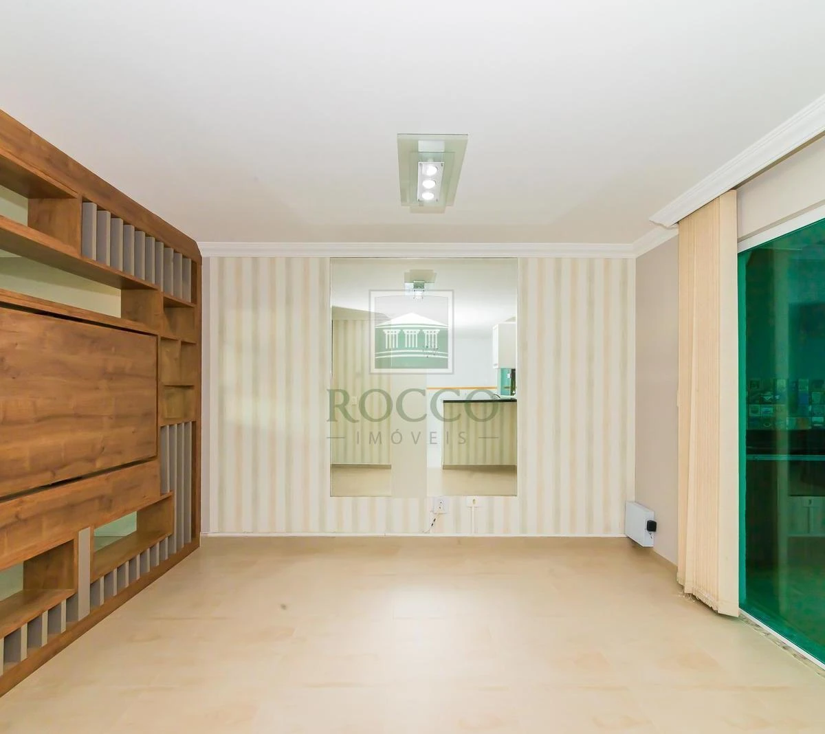 3-bedroom house with a bathtub — photo 7