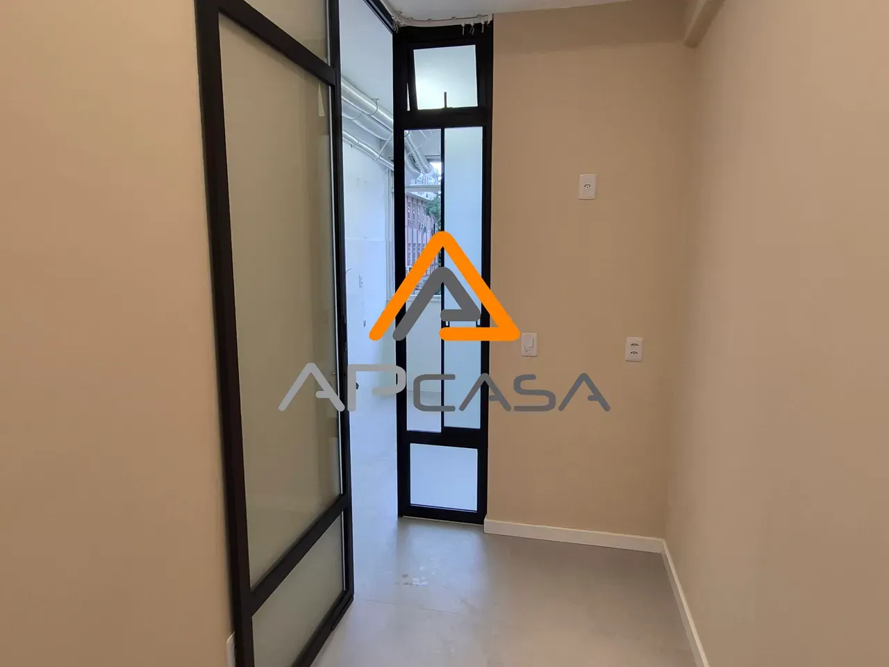 2-bedroom apartment with wood or laminate floors — photo 17