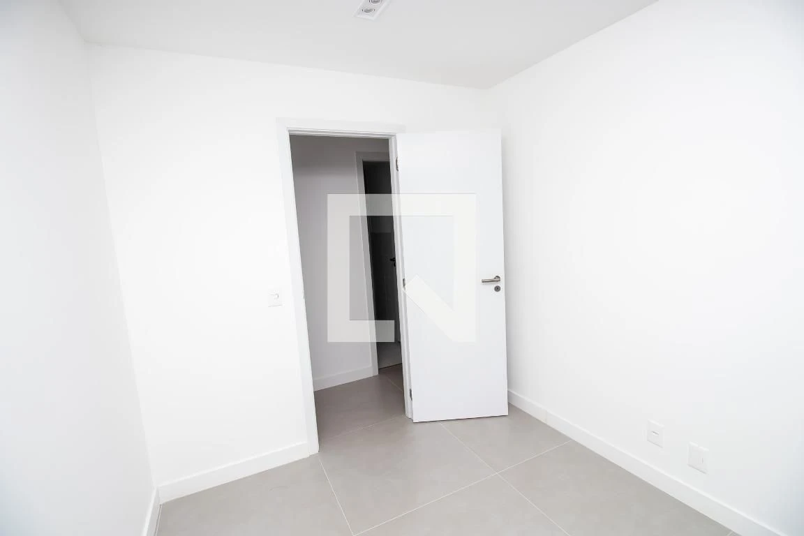 Квартира з 3 спальнями, 1 паркомісцем і басейном — photo 8