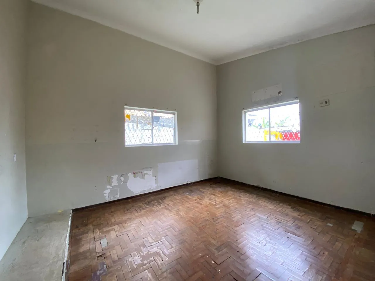 Unfurnished house with 5 bedrooms and 621 m² — photo 9