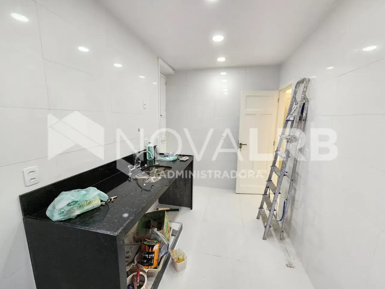 3-bedroom apartment with 90 m² and closed kitchen — photo 3