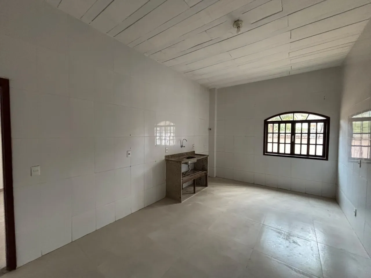 3-bedroom house with 3 bathrooms and glass showers — photo 5