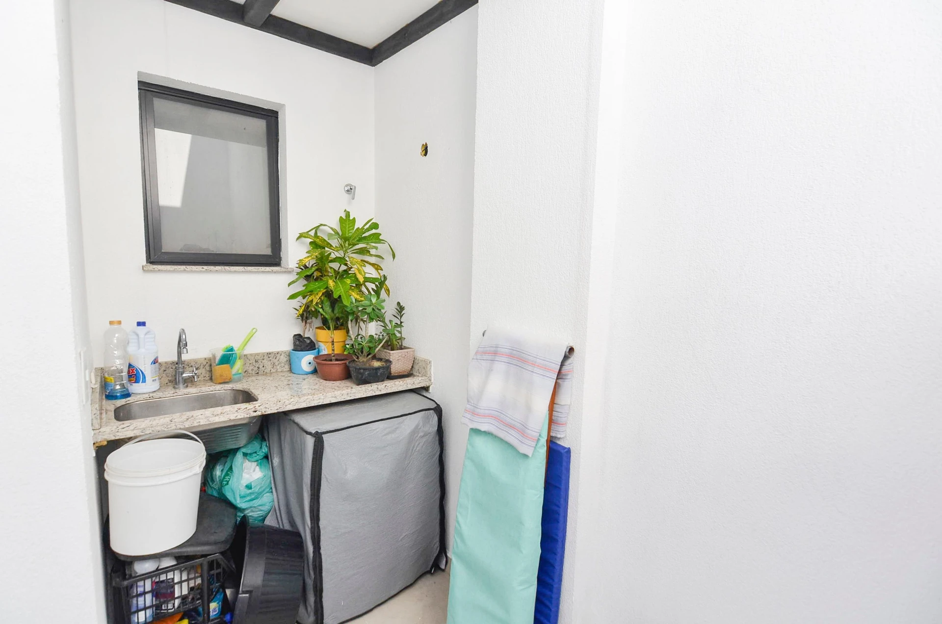 Furnished 3-bedroom apartment with balcony and BBQ grill — photo 57