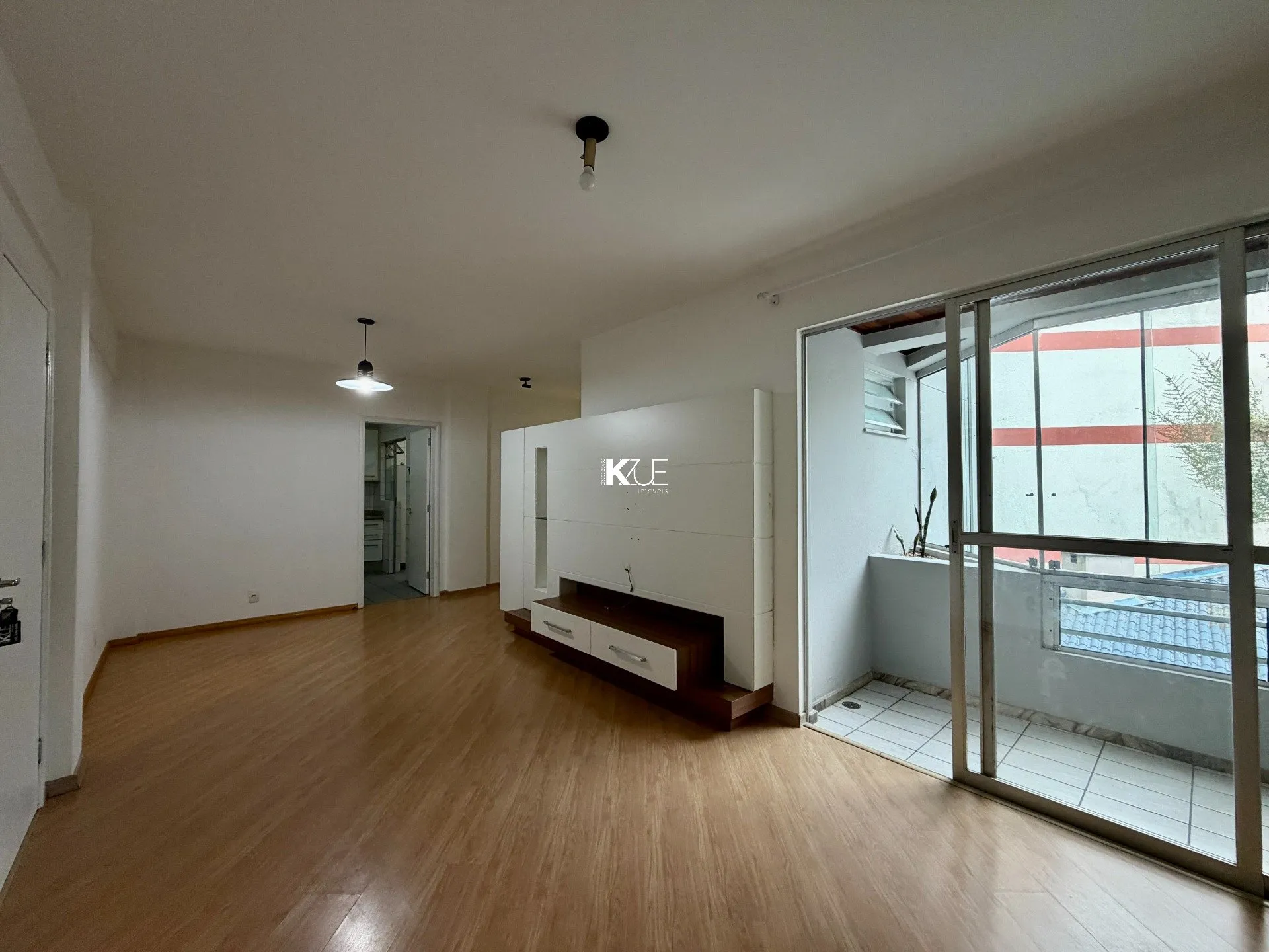 2-bedroom apartment with a home office in Florianópolis