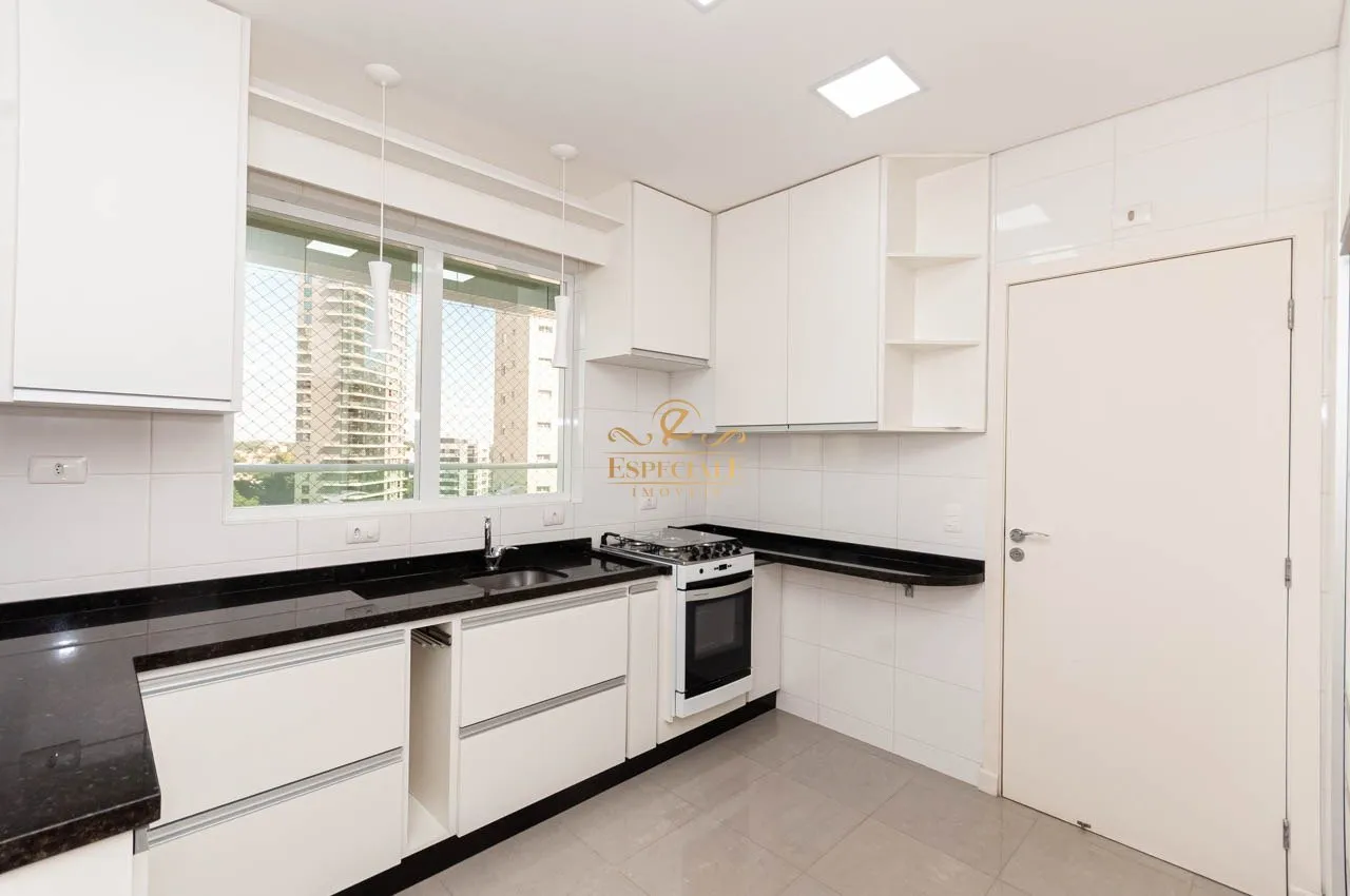 4-bedroom apartment with 2 suites, 331 m² — photo 12