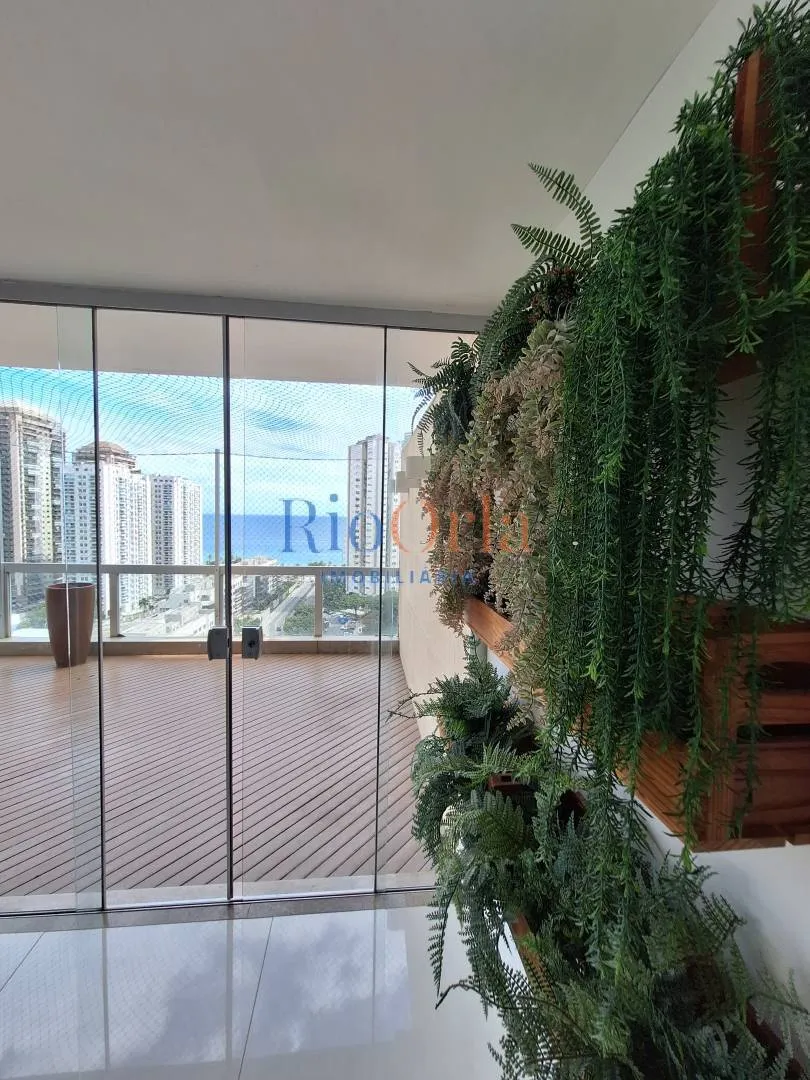 Unfurnished apartment with 4 bedrooms and 5 bathrooms — photo 31