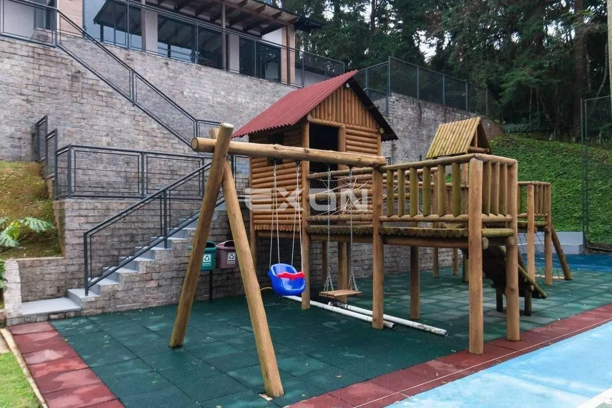 House with 5 bedrooms and 829 m² plus 4 parking spots — photo 36