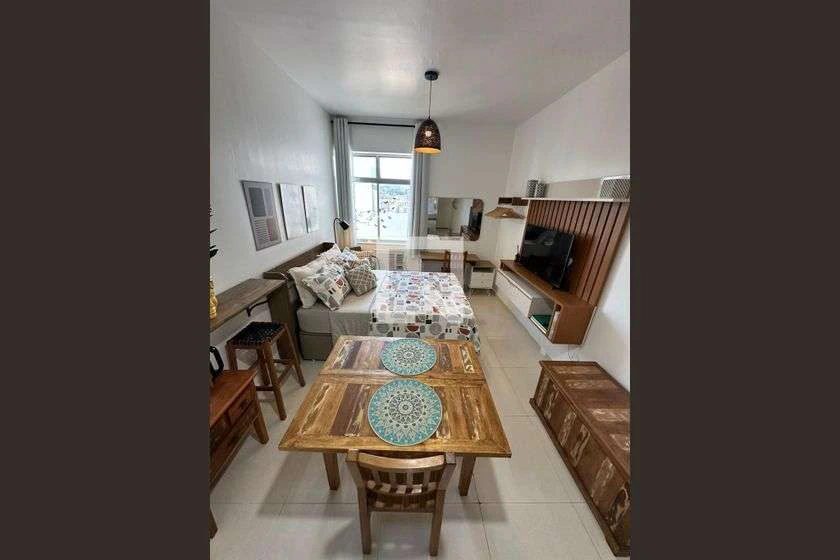 Furnished 34 m² studio with 1 bedroom and glass balcony