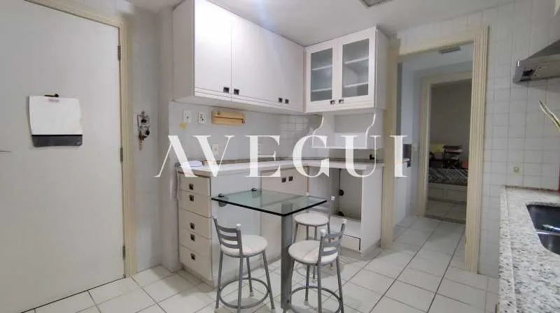 165 m² apartment with 3 bedrooms, 5 baths, and balcony — photo 26