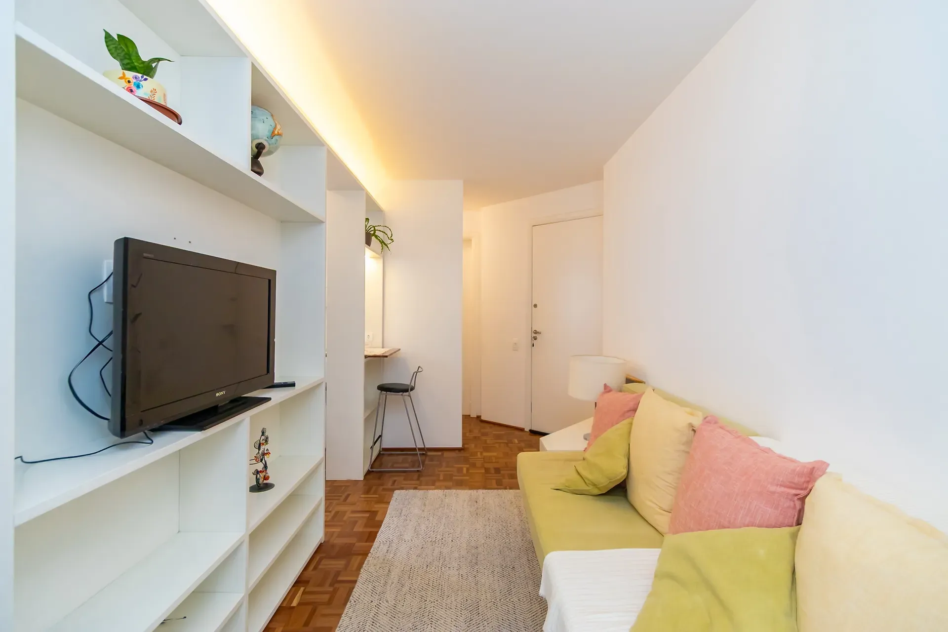 Furnished apartment, 32 m², with a dryer — photo 17