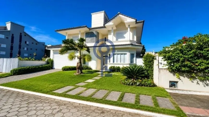 286 m² house with gas kitchen and 3 en-suite bedrooms — photo 3