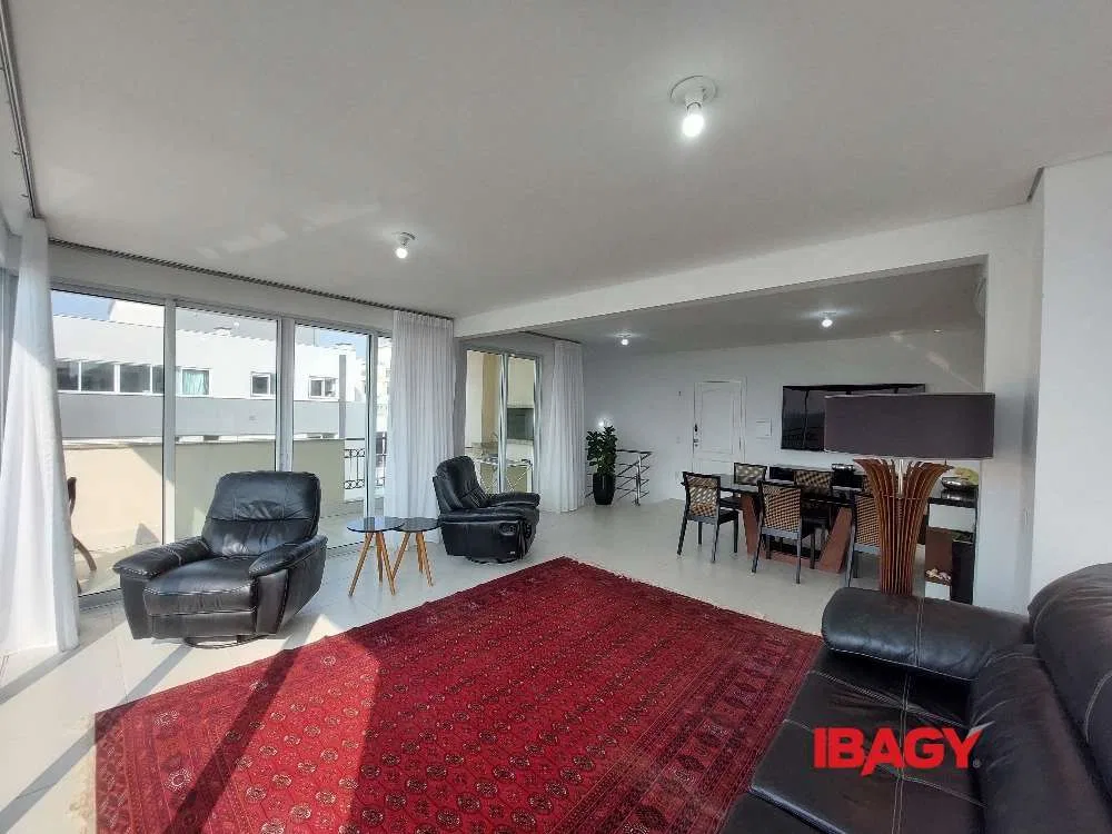 Furnished apartment with 3 en-suites and 276 m² — photo 3