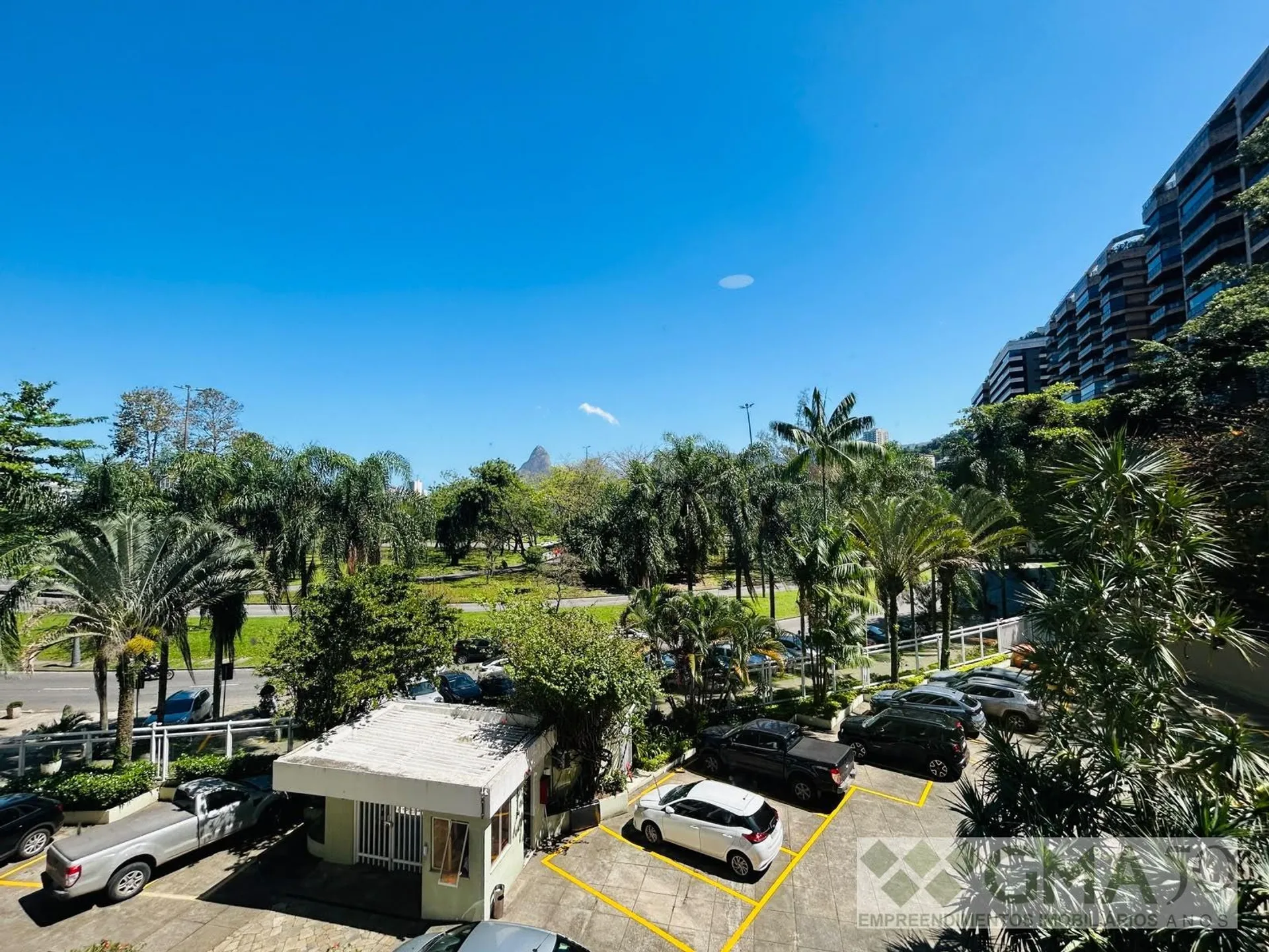 Furnished 90 m² apartment with 2 bedrooms and green views — photo 14