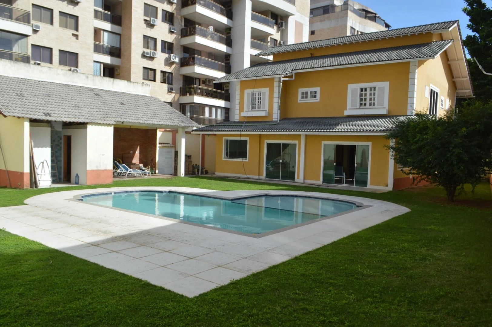 House, 362 m², with a jacuzzi — photo 29