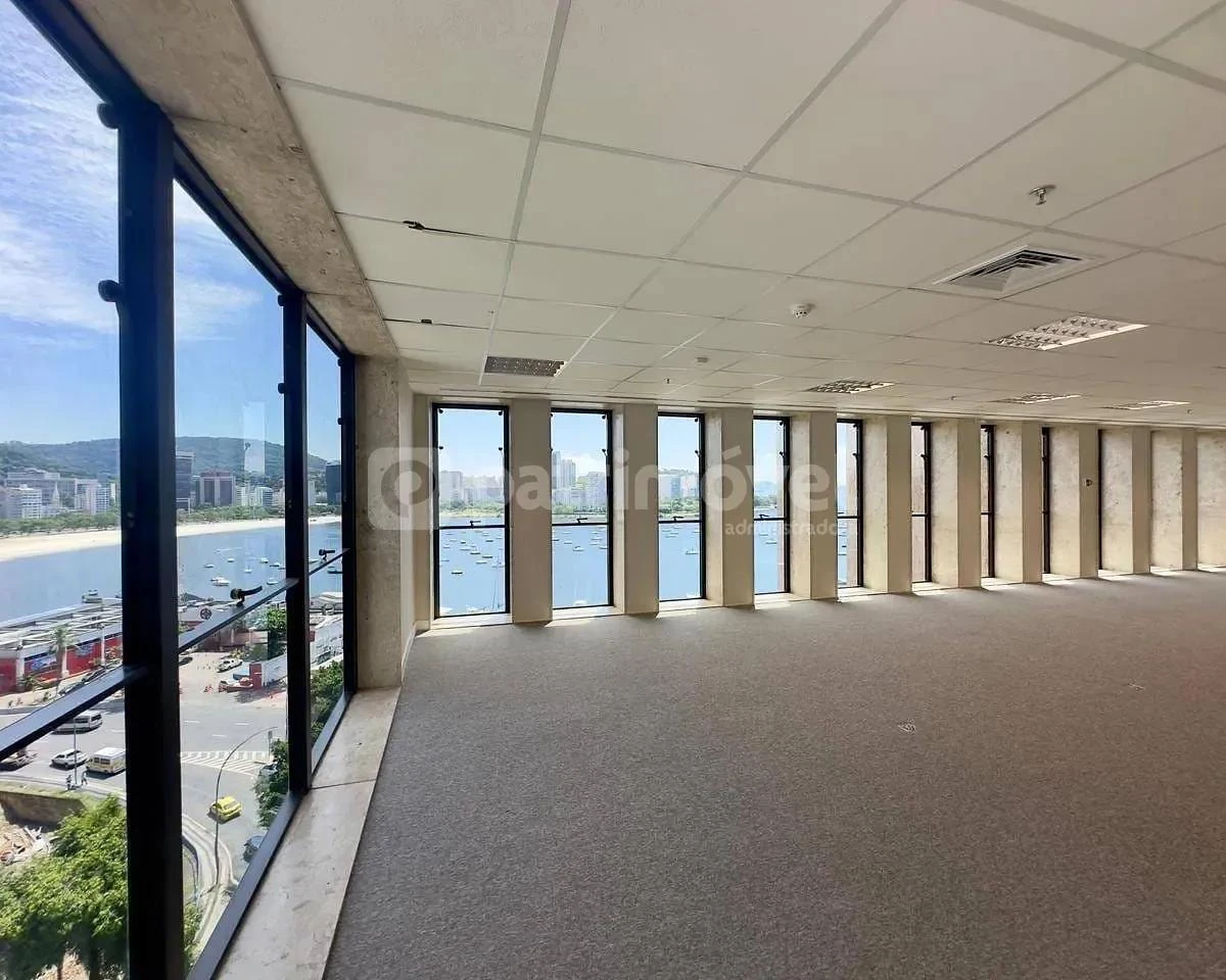 779 m² office with 1 bedroom and 6 bathrooms