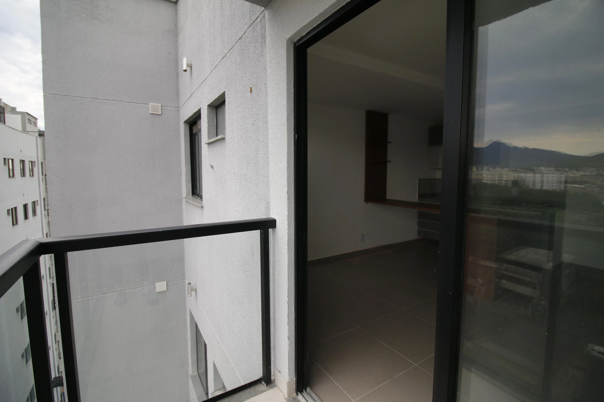 Home office in a 2-bedroom apartment, 130 m² — photo 31