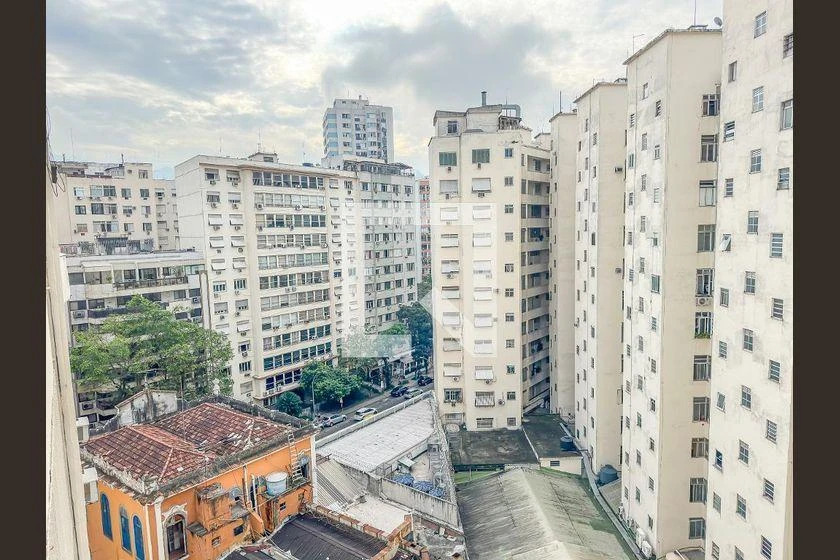 Apartamento de 3 quartos com piso de madeira ou laminado — photo 39