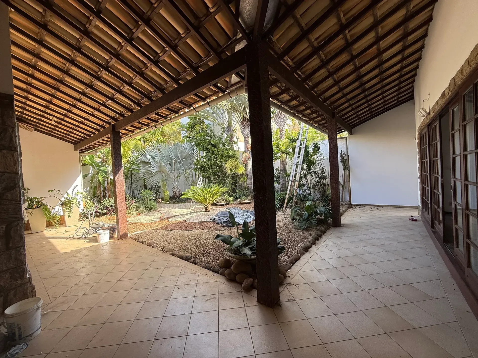 Furnished house, 350 m², with a glass-enclosed balcony — photo 14