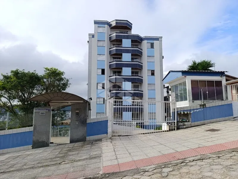 Квартира 60 м² с балконом и 1 спальней с ванной