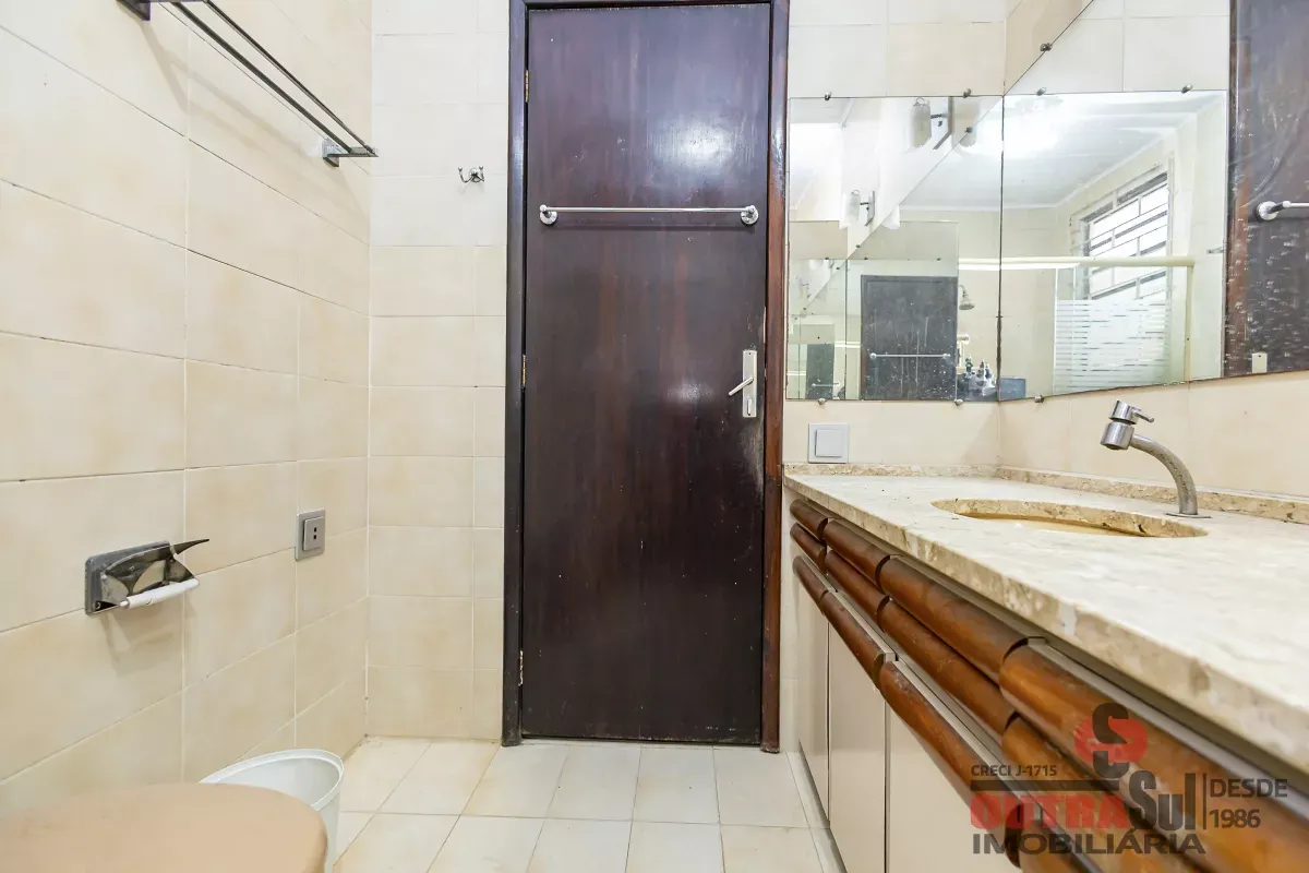 Casa com 2 dormitórios e 4 banheiros para locação — photo 27