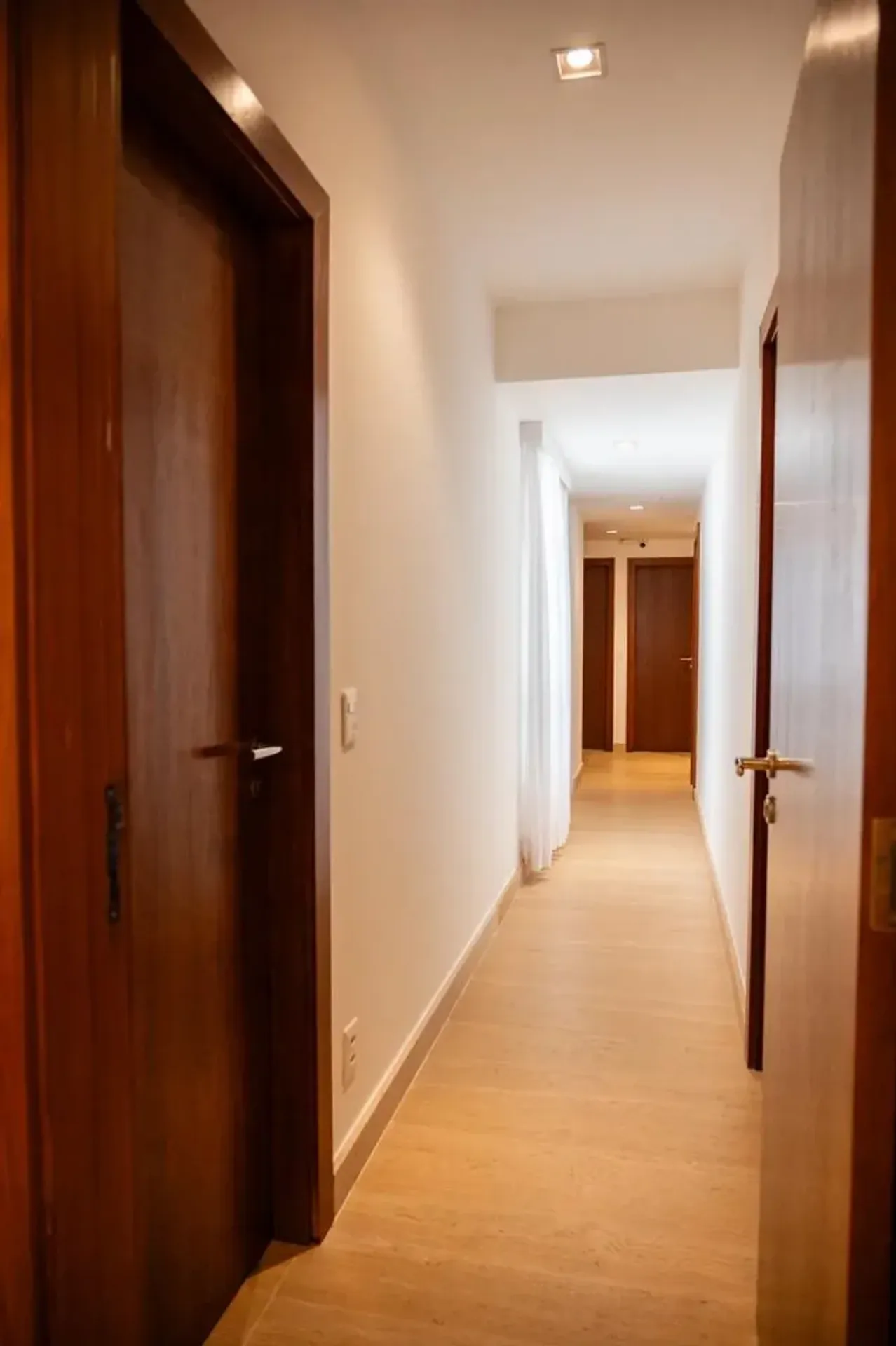 5-bedroom apartment, 1 with its own bathroom, 218 m² — photo 31