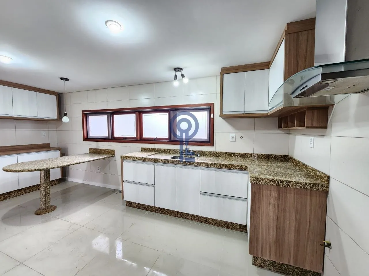 Condo house with 4 bedrooms and a private garden — photo 15