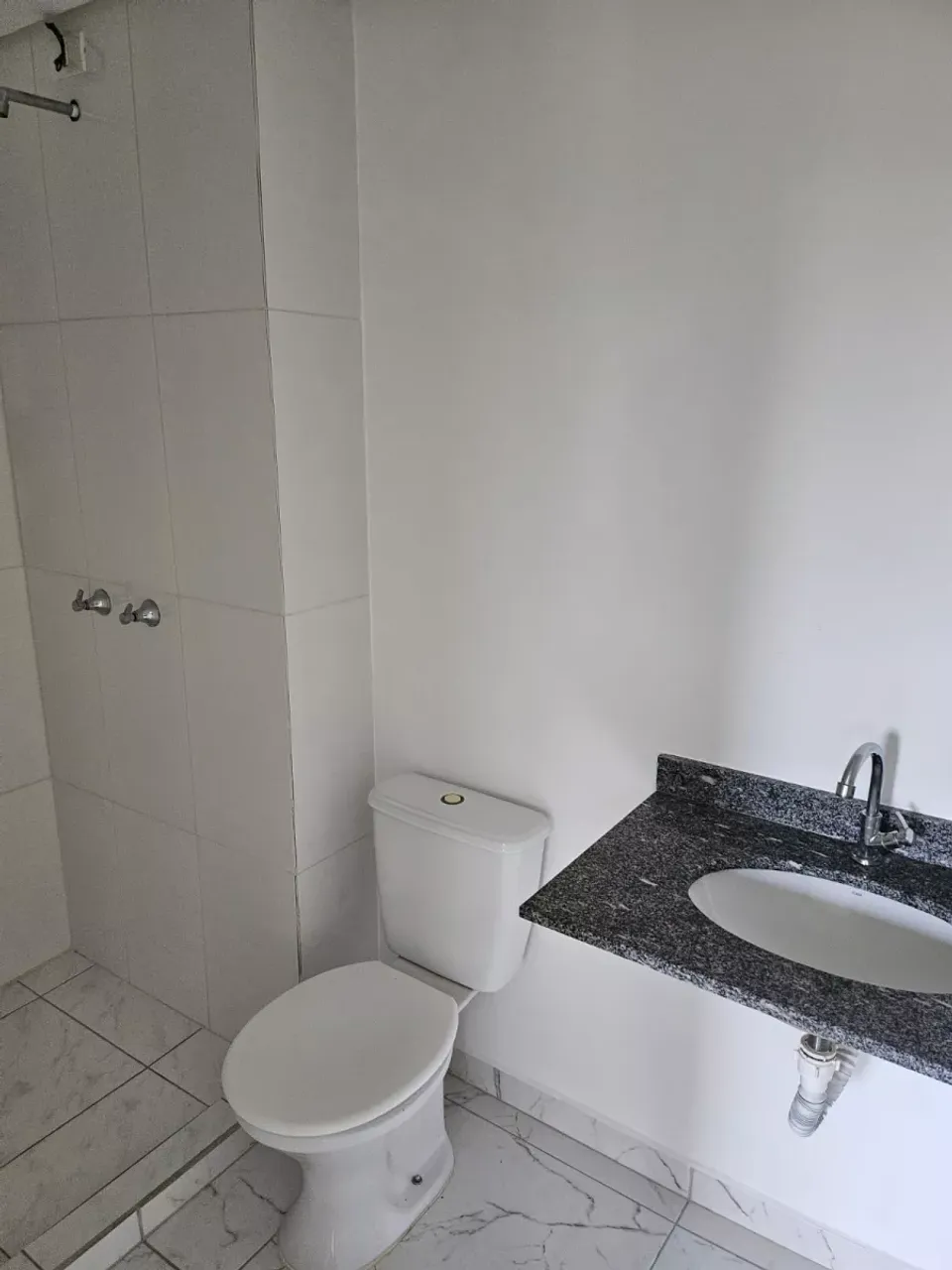 2-bedroom apartment with en-suite and 2 bathrooms — photo 12