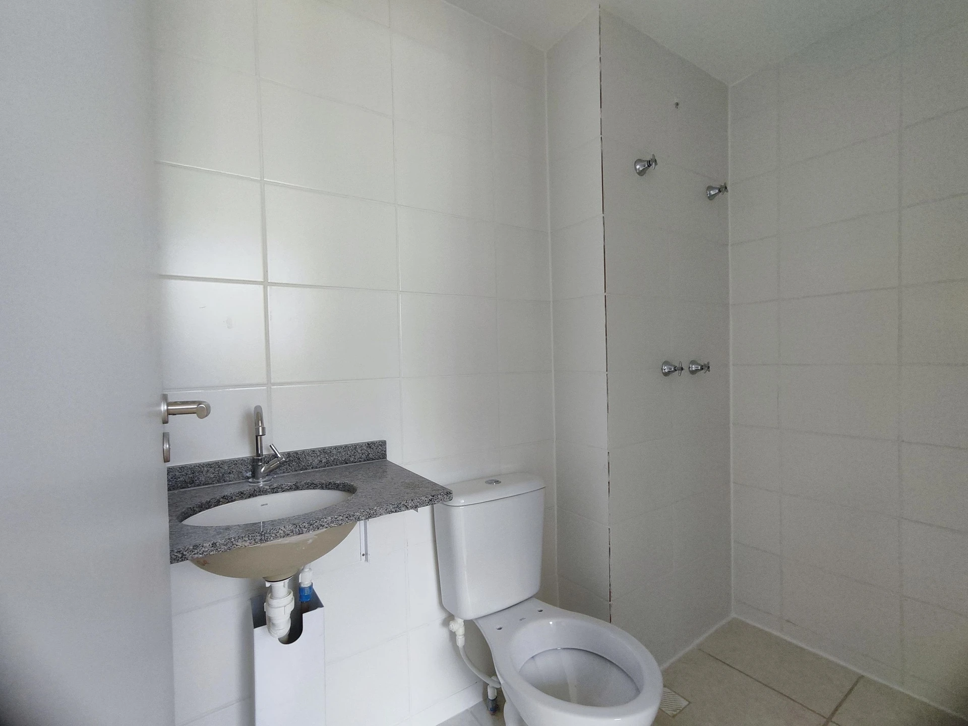 2-bedroom apartment with a balcony and 1 parking spot — photo 35