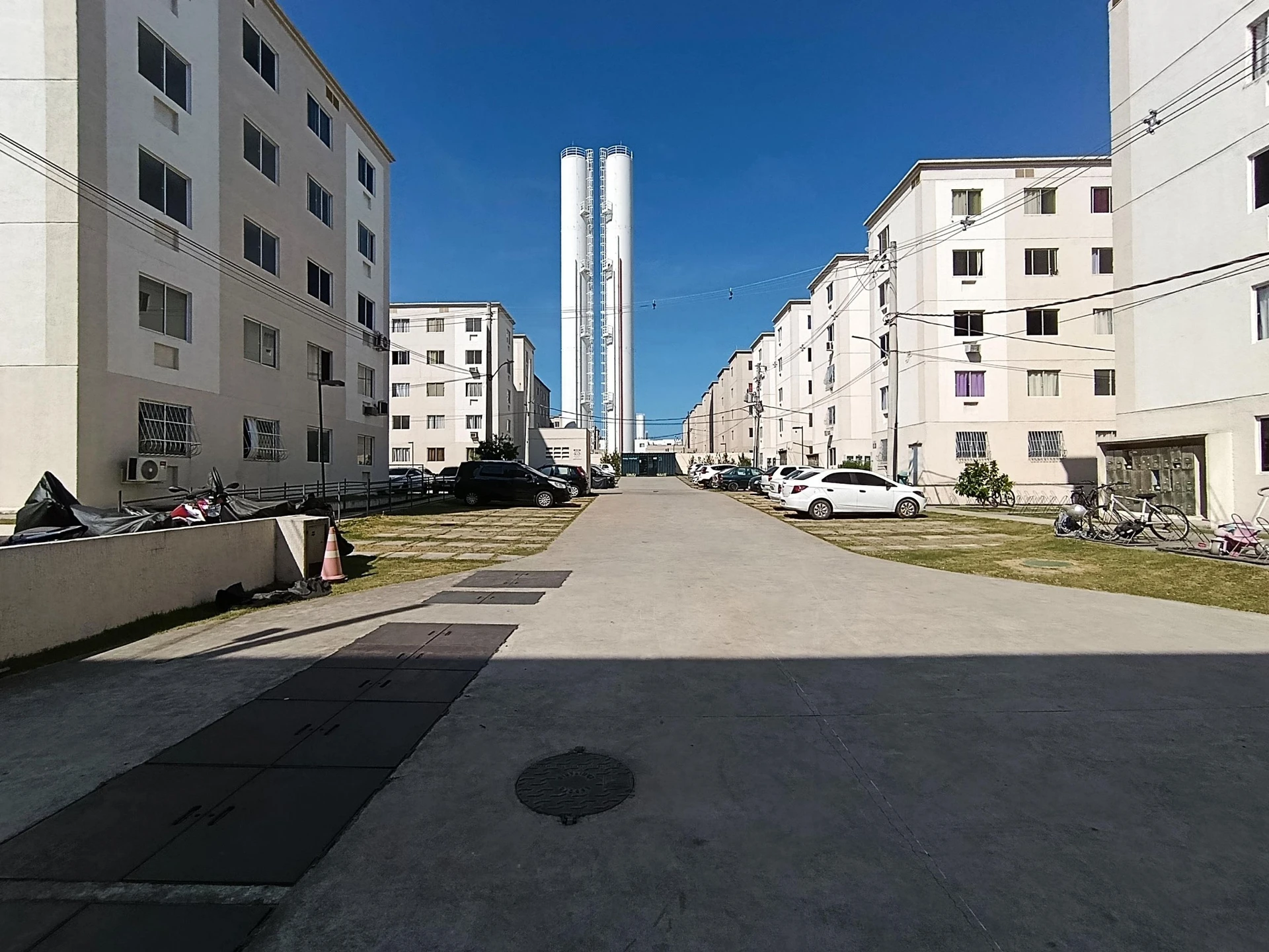 Unfurnished 2-bedroom apartment with 1 bath and 2 parking — photo 25