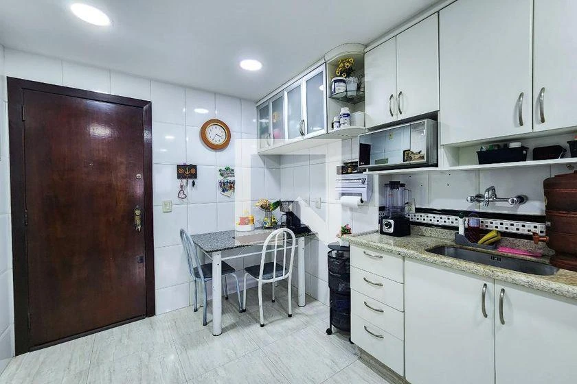 Furnished 100 m² apartment with 2 bedrooms and balcony — photo 6