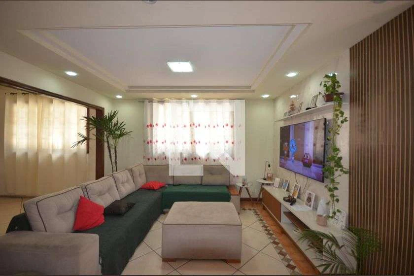 House with private garden and 7 bedrooms in 400 m²