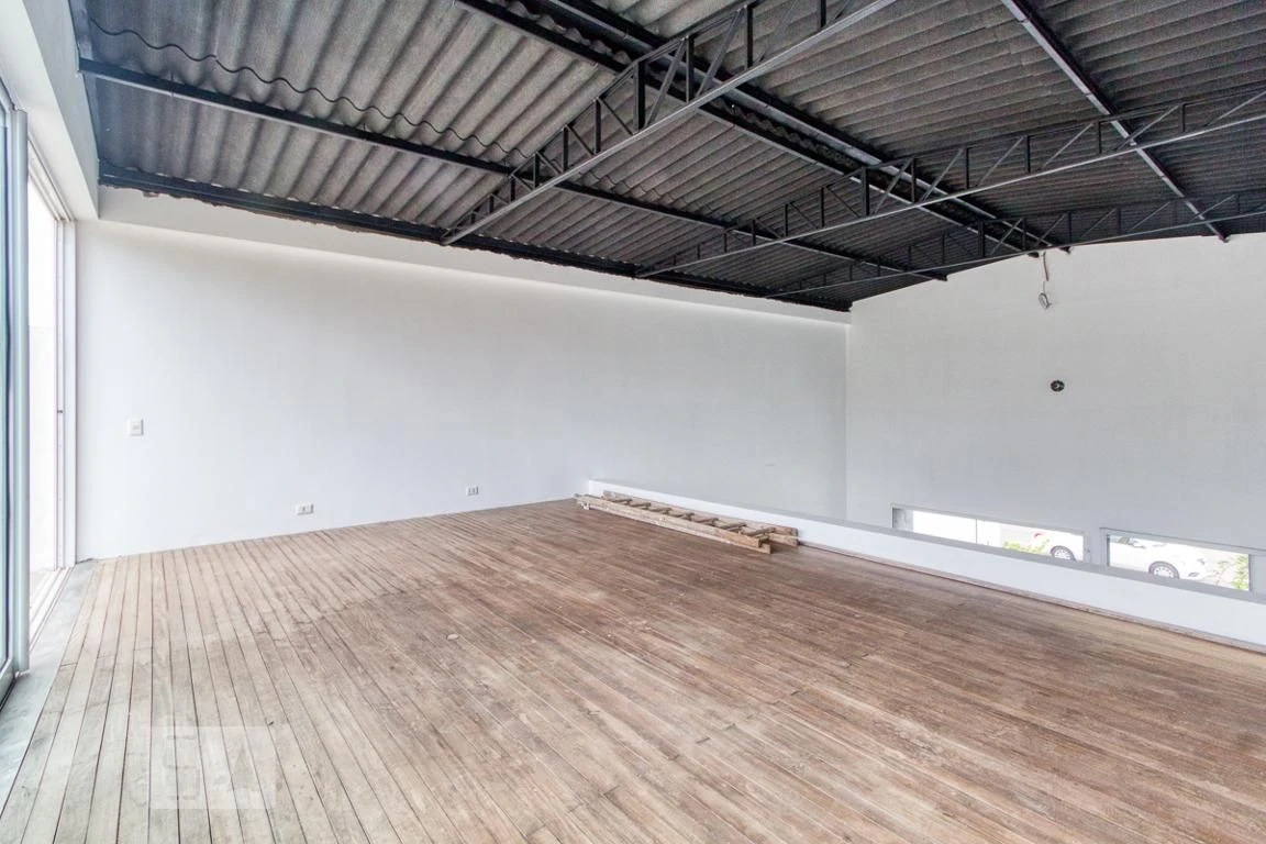 House with 3 bedrooms and 4 bathrooms with a closed kitchen — photo 64