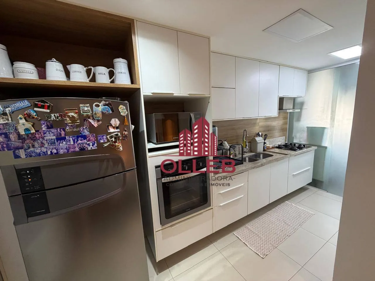 Furnished apartment with 4 bedrooms and an enclosed balcony — photo 11