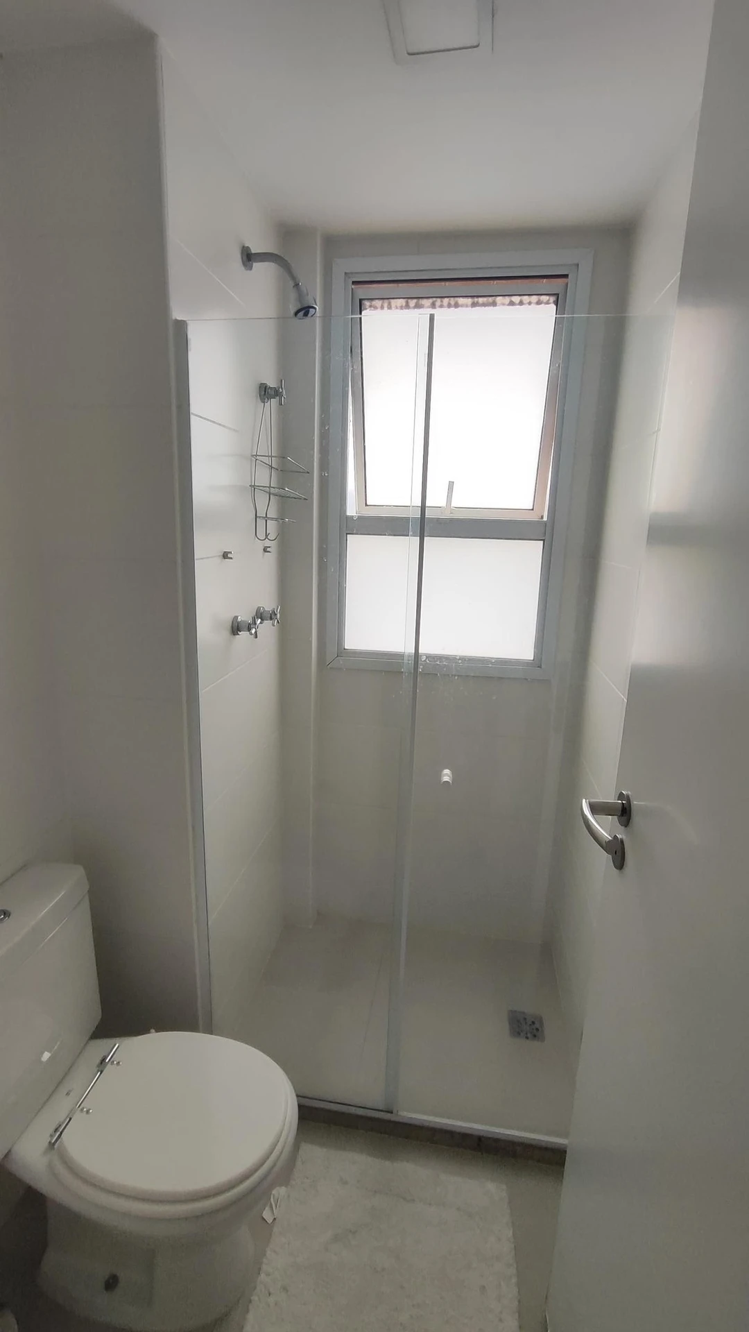 3-bedroom apartment with a glass-enclosed balcony — photo 20