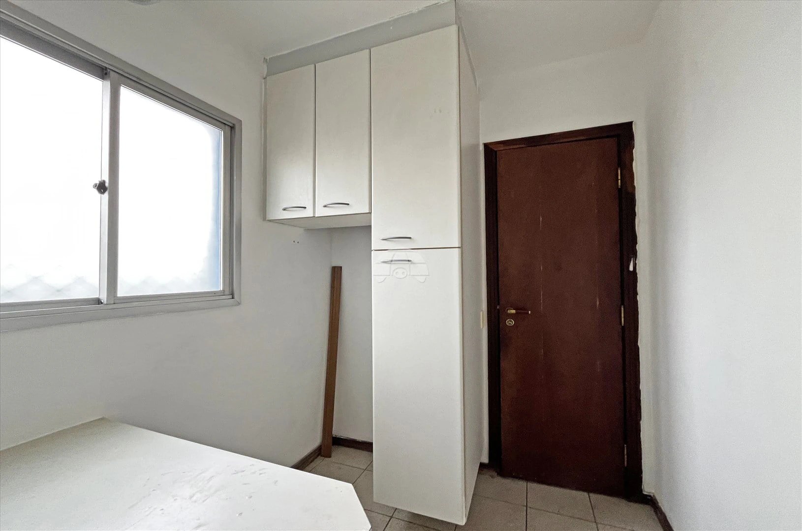3-bedroom apartment with wood or laminate floors in Curitiba — photo 26