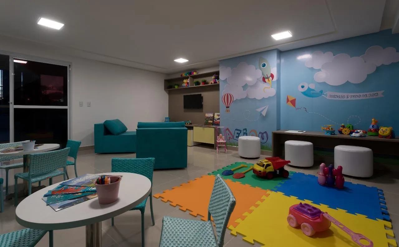 3-bedroom apartment in a building with a gym — photo 11
