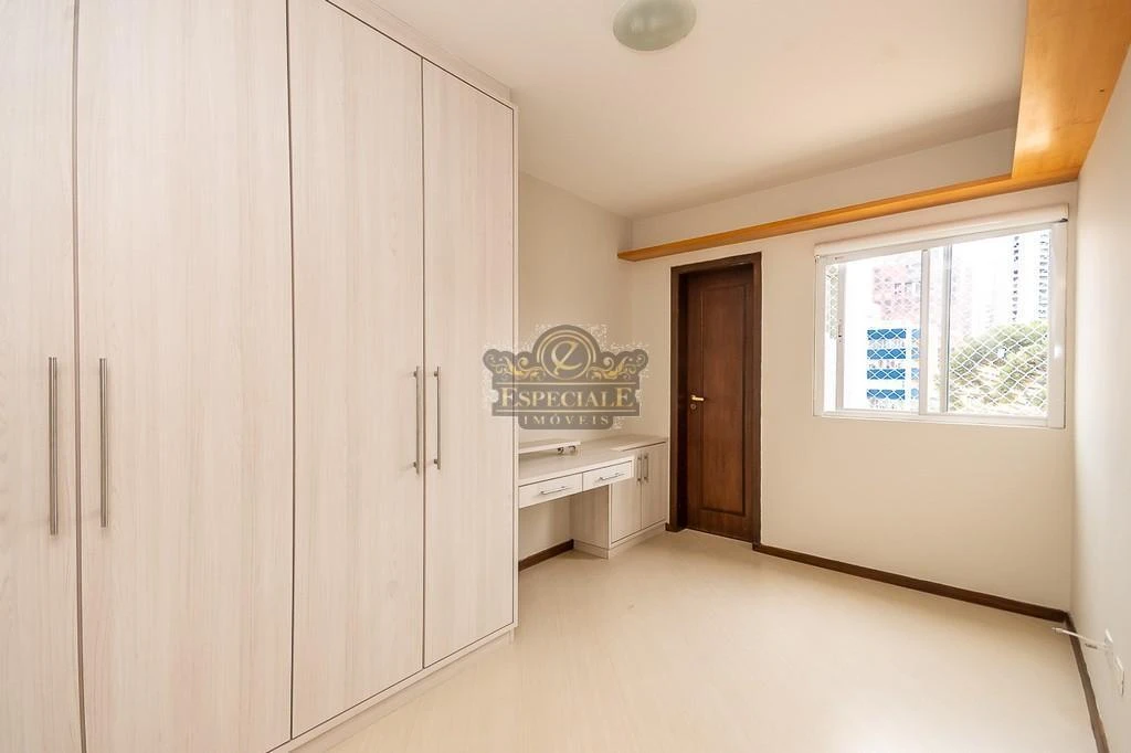 167 m² apartment with a grill on the balcony and a bathtub — photo 3