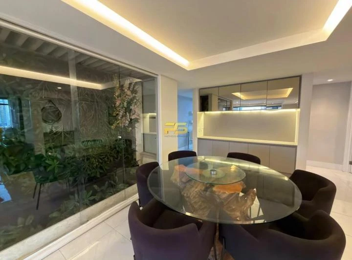 Квартира 460 м² з 4 спальнями та балконом із склінням — photo 6