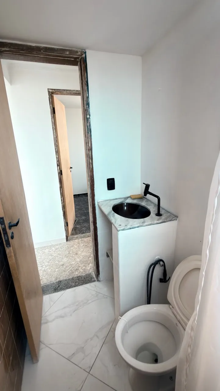 2-bedroom apartment in a building with a gym — photo 12