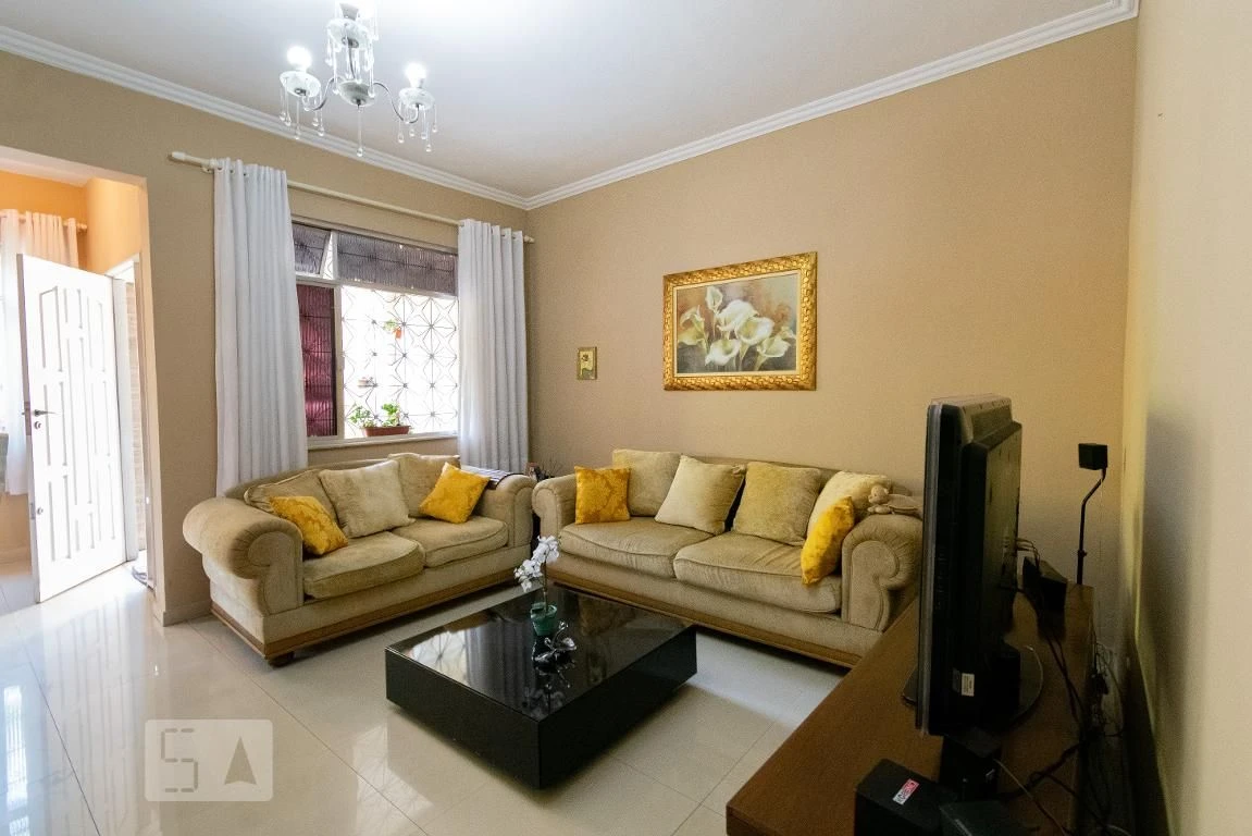 Furnished 4-bedroom house with private garden — photo 9