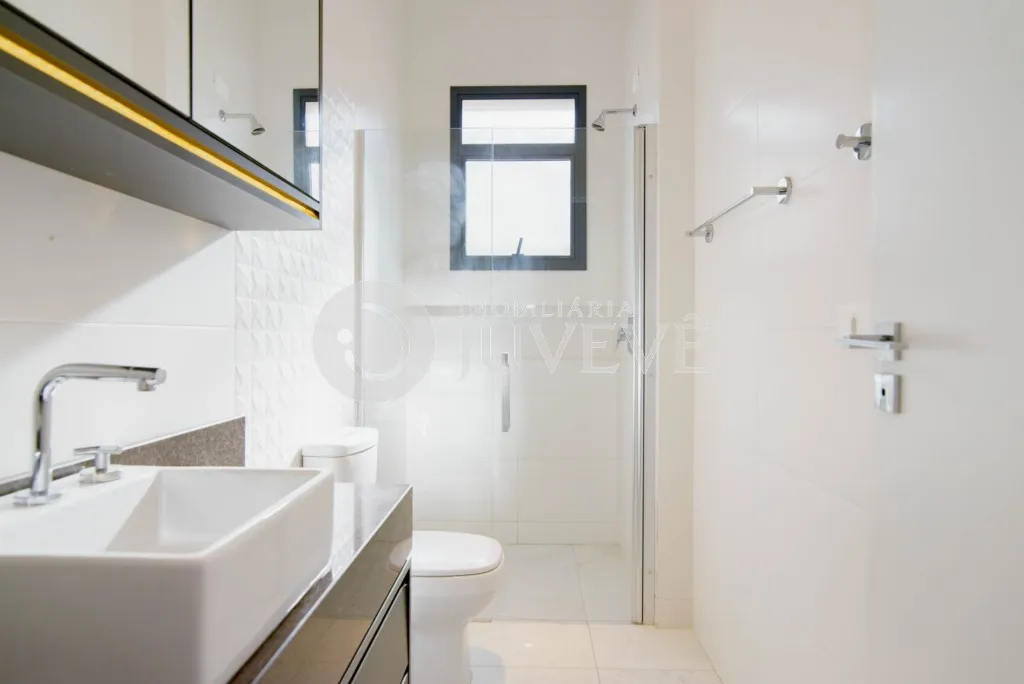 Furnished apartment, 104 m², with a glass-enclosed balcony — photo 41