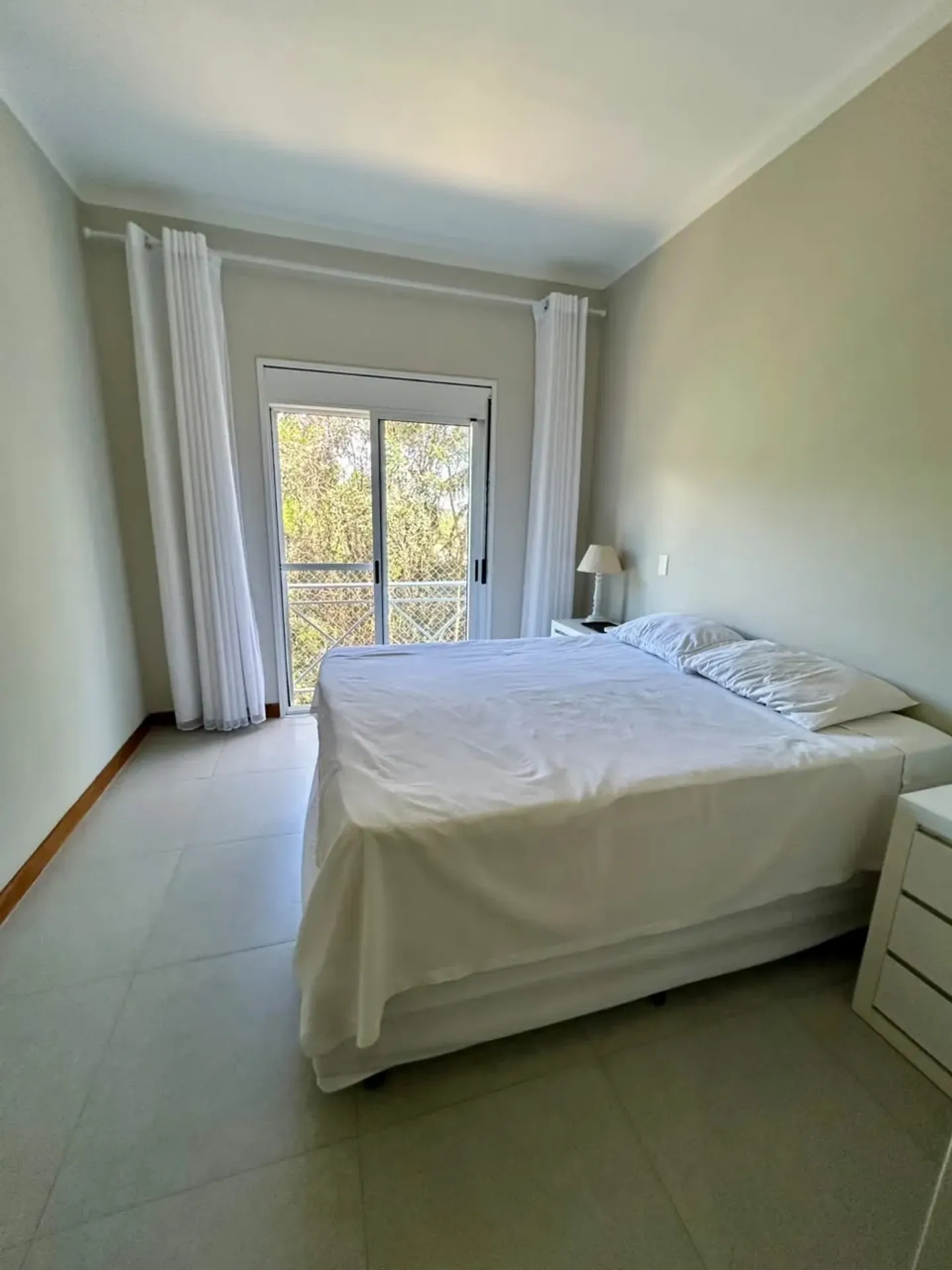 3-bedroom apartment with a washing machine — photo 14