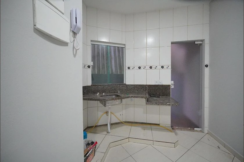 Unfurnished 2-bedroom apartment with 1 parking space — photo 9