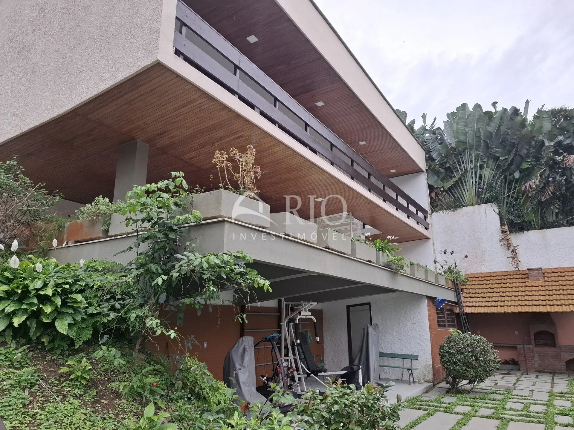 Furnished house with 4 bedrooms and 945 m², 4 parking — photo 3