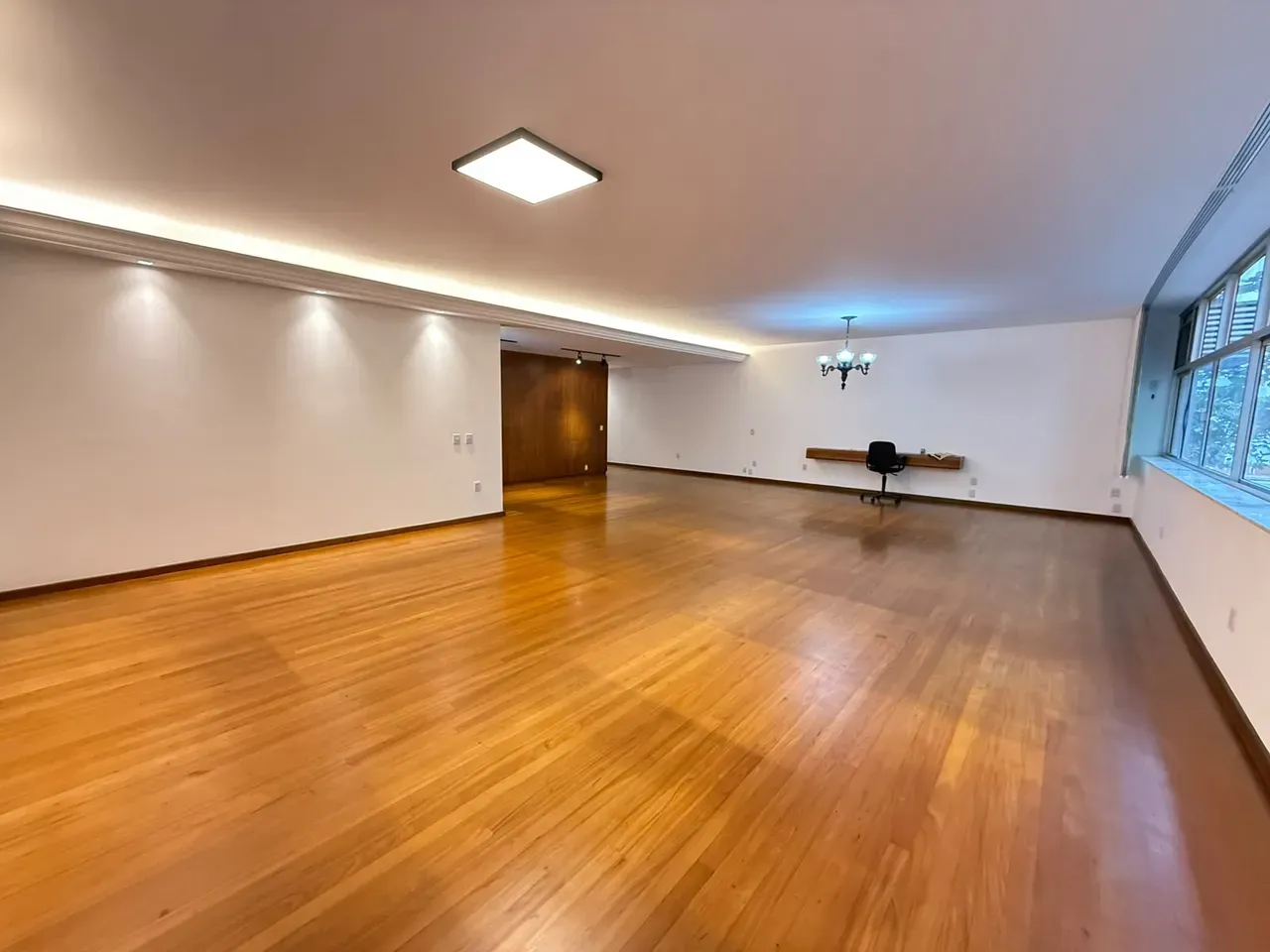 3-bedroom apartment with a water view in Rio de Janeiro — photo 5