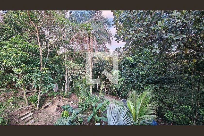 Casa mobiliada com cozinha americana, 3 quartos e jardim — photo 25