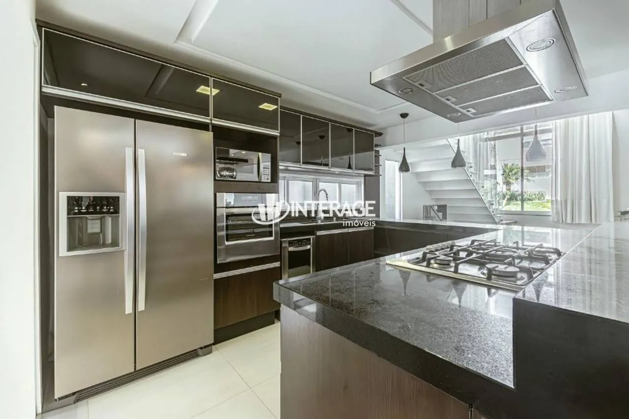 Furnished 4-bedroom house with an open-plan kitchen — photo 2