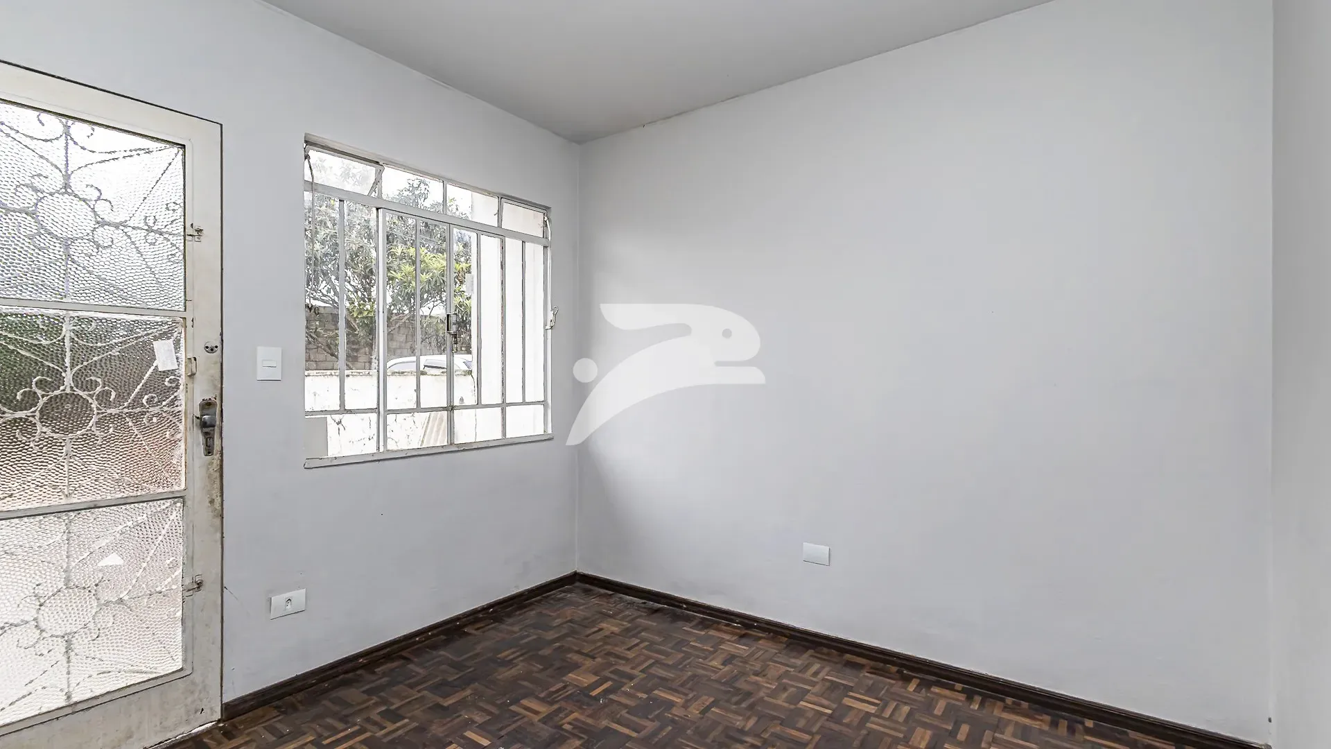 Wood or laminate floors in a 3-bedroom house, 69 m² — photo 7
